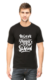 Believe in the Magic of the Season – Men’s Round Neck T-Shirt