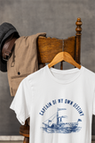 Captain of My Own Destiny – Men’s Round Neck T-Shirt